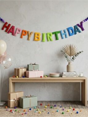 NWT Rainbow Felt Happy Birthday Banner